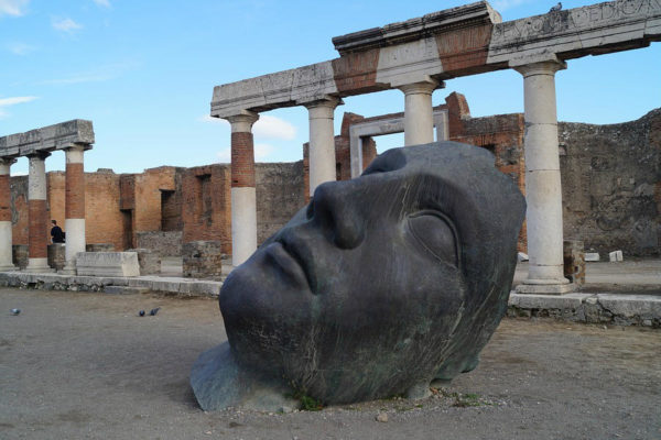 visit pompeii